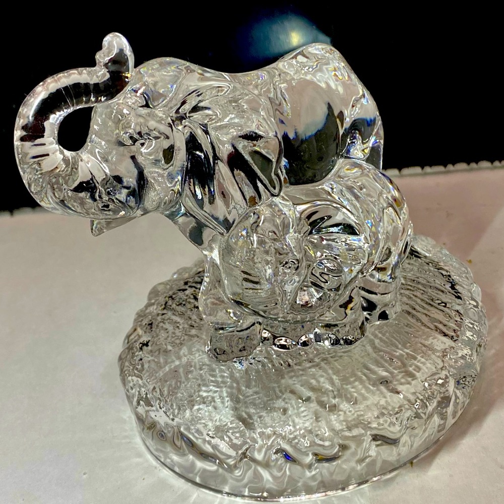 VINTAGE CRYSTAL MOM&BABY ELEPHANT GLASS FIGURINE